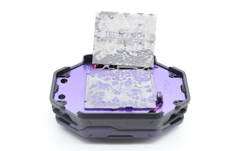 TEC晶片发热面和散热片使用导热硅脂