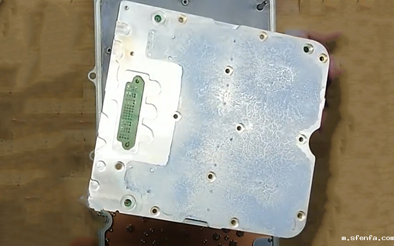 功放板上的导热硅脂