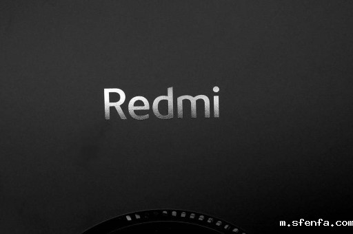 红米27寸4K显示器：借助导热硅胶片和导热硅脂的卓越散热性能